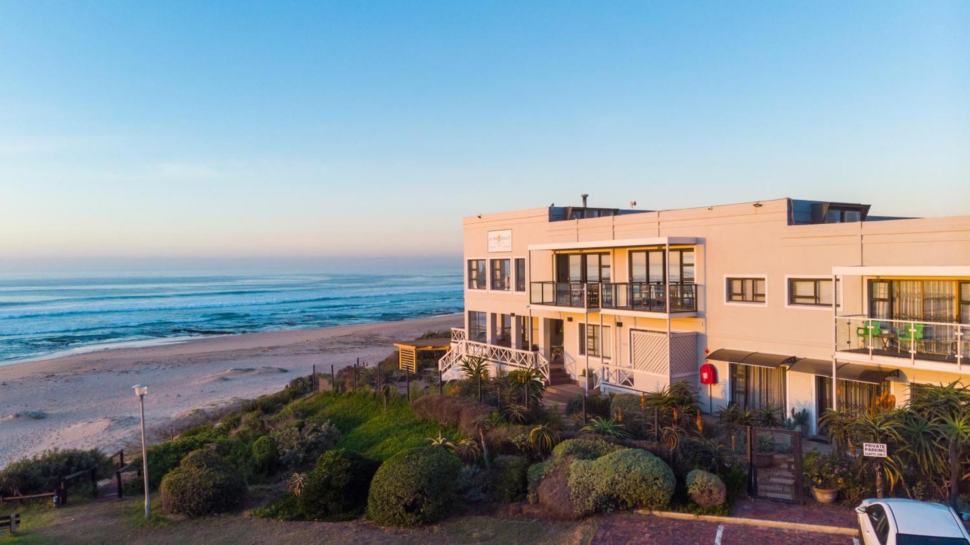 On The Beach Guesthouse Jeffreys Bay Esterno foto