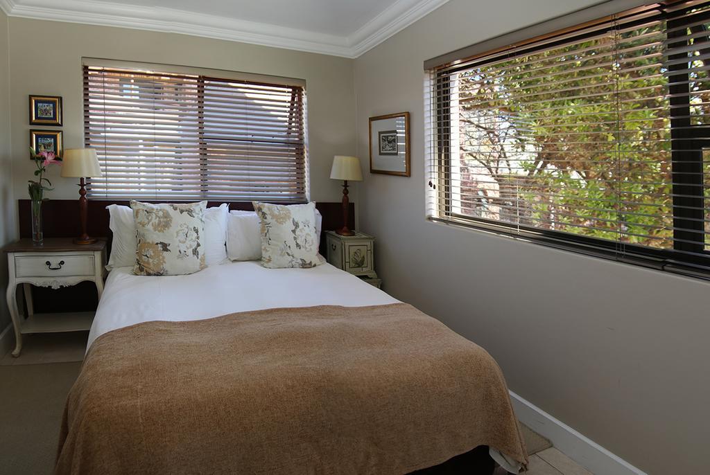 On The Beach Guesthouse Jeffreys Bay Esterno foto